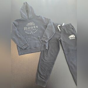 *preworn* Roots Canada Set